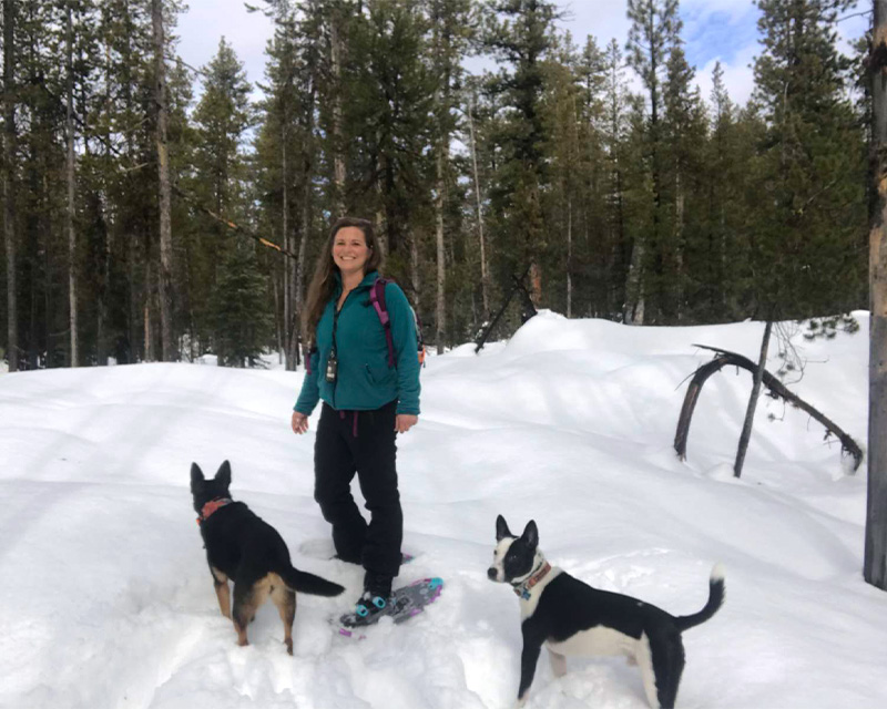 Blogger Tawna and her dogs go on a snowshoe tour near Bend, oregon. 