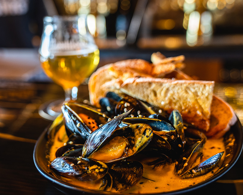 Mussels and Belgian Ales at Monkless in Bend, OR