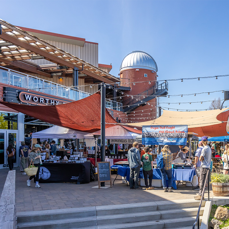 Worthy Brewing Farmers' Market in Bend, Oregon. 